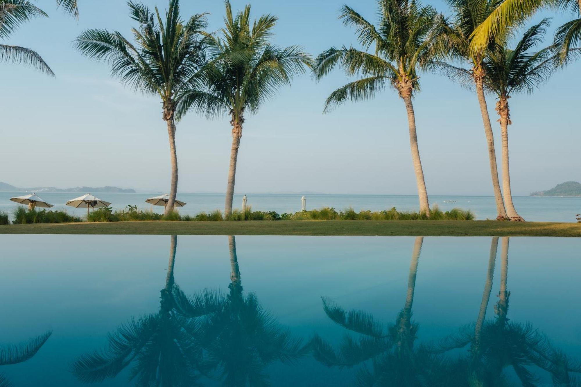Hotel Barcelo Coconut Island, Phuket Exterior foto View of the Gulf of Thailand from the resort