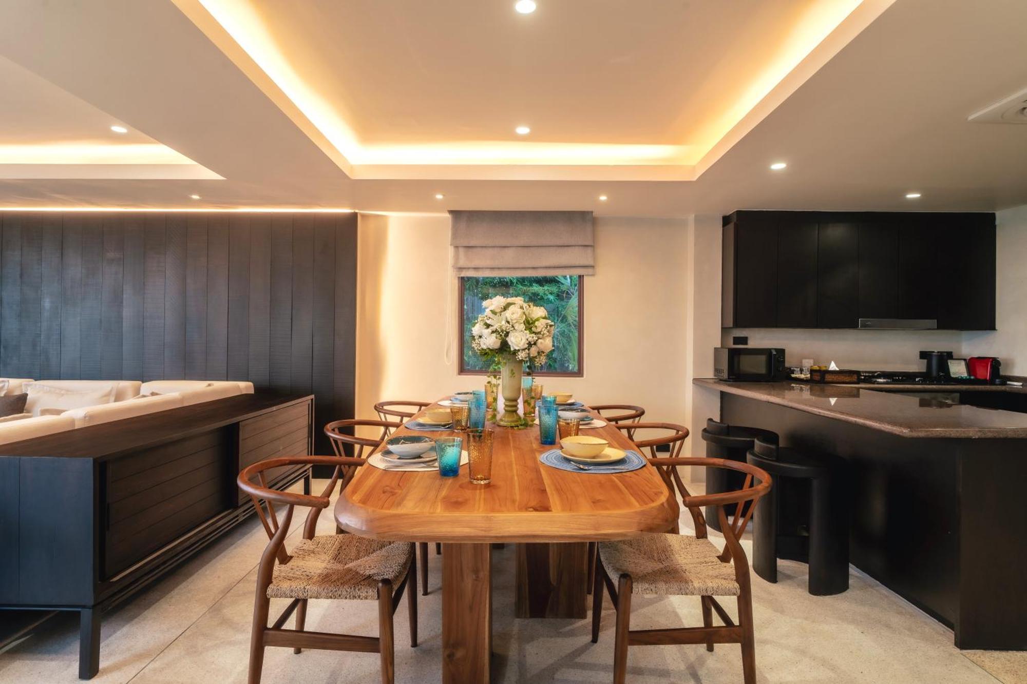 Hotel Barcelo Coconut Island, Phuket Exterior foto A dining room in a private house